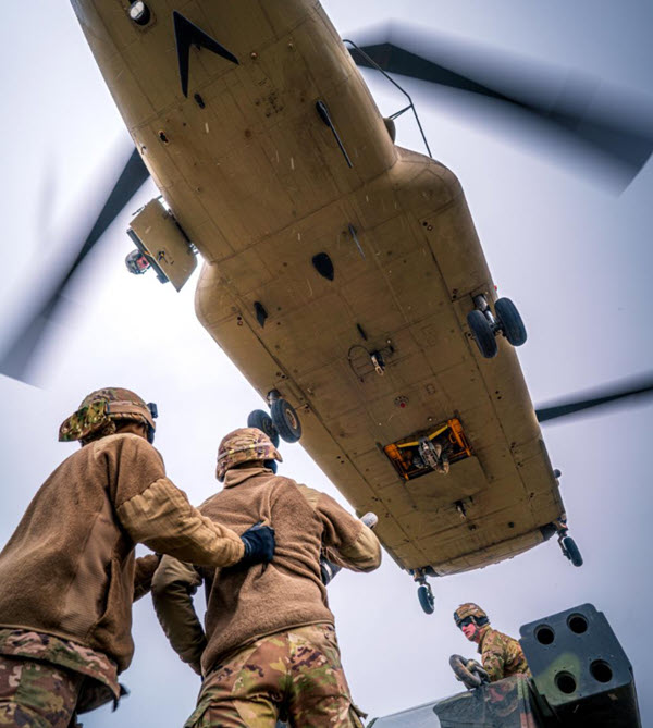 04_4th_air_defense_artillery_regiment_avenger_sling_load_support_our_troops.jpg