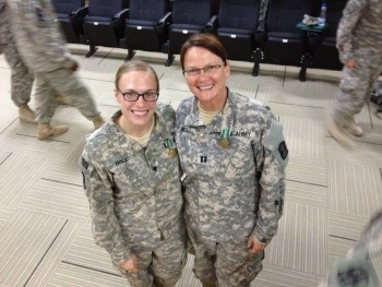 support our troops mother daughter us soldiers